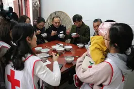 “他还活着……”器官捐献半年多后父母再次听到儿子的心跳声图片