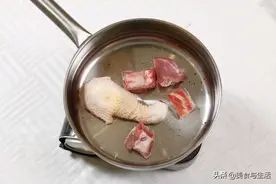 传统名菜白果炖鸡，健胃补脾，降脂降压，提高免疫力图片