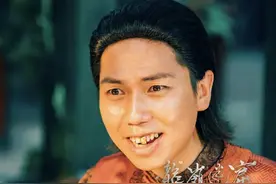 撞脸冯小刚，发展天差地别，《龙岭》大金牙终于没了冯小刚的影子图片