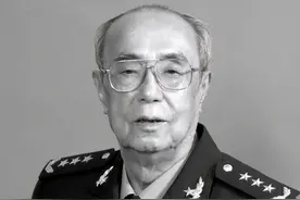 杨白冰1955年只是上校，33年后成为上将，哥哥还是国家主席图片