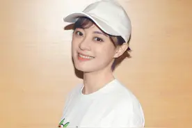 孙俪发文吐槽邓超，爸爸带娃画风奇怪，这一家人也太可爱了图片