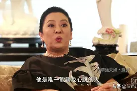 向华强前妻丁佩，究竟何德何能，让强势的向太甘心白养她40年图片