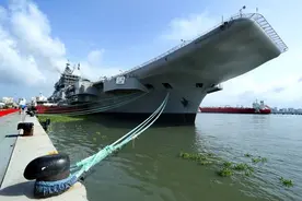 建造耗时12年，三次下水，印度航母终于海试，莫迪没有叫嚣的资本图片