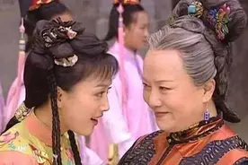 还珠：长大后才明白，为啥晴儿见到知画，会慌张地打翻茶杯？图片