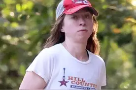 克林顿41岁女儿罕露面！穿骑行裤慢跑身材壮硕，脸瘦一圈龅牙抢镜图片