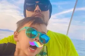 周杰伦儿子正面曝光！五官精致混血特征遮不住，继承妈妈好基因图片