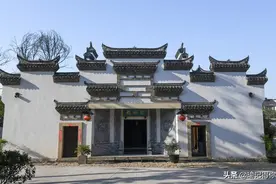 男子娶贵州女孩称能喝两斤酒，胆大口出狂言，被贵州小孩喝趴下图片