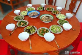 80后、90后和00后做饭，差别太大了，网友：00后做的饭三岁就会了图片
