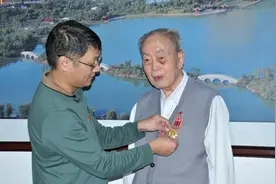 致敬！抗美援朝老战士王德坤！保家卫国，扬我军威！图片