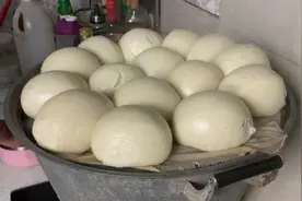 蒸馒头时，记住“2次醒发”，馒头暄软好吃有嚼劲，还不塌陷图片