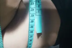 想要拥有强壮的肱二头肌，做好3个动作，让你的臂围突破40CM图片