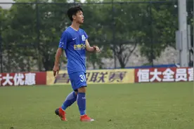 闪电留洋！中超18岁小将加盟塞国劲旅首秀进球，3个月后回国图片