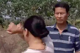 亲情：妻子一心惦记初恋男友，却被逼婚嫁给丈夫，丈夫却折磨她图片
