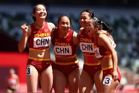 美国再丢一枚金牌！女子4X100米接力决赛，美国第2，中国创造历史图片