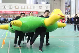 疯狂毛毛虫+飞盘大战+龟兔赛跑=趣味运动会图片
