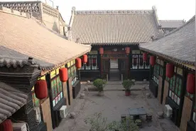 印度游客到中国：中国人怎么这么穷？连首都北京到处都是破房子图片