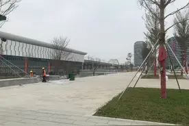 扩建中的深圳光明城站图片