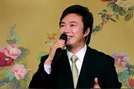 看看“小哥”费玉清的书法，说他字如其声，有点也不过分图片