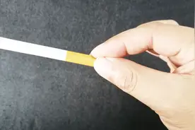不一样的吸烟方式，没有任何烟味，动作很快姿势也帅！视频封面