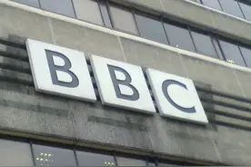 得知即将被起诉后，BBC记者连夜搭飞机逃跑，华春莹：你跑什么图片