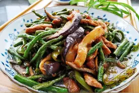炒豆角时，有人焯水，有人油炸，教你正确做法，比饭店还好吃图片