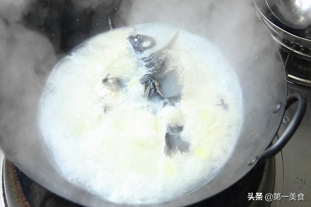 花胶煲汤汤怎么不浓 2026年花胶炖汤三不放原则