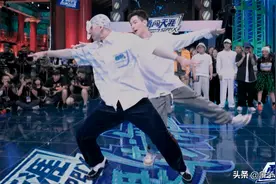 刘宪华首次街舞battle，韩庚自叹不如，曾经的队长为弟弟感到骄傲图片