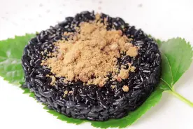 农村常见的树叶还能煮饭吃，清香扑鼻，江南人记忆中的味道图片