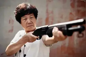 他靠“抄袭”大片，捧红了山东的大爷大妈图片