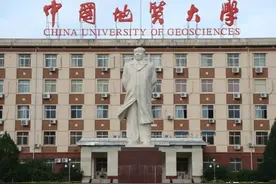 4朵金花：考入同一所大学，入住同一间宿舍，大四集体保研名校图片