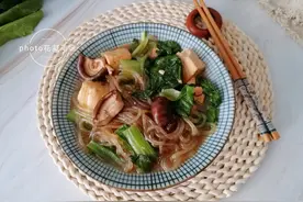 秋天，宁可不吃肉，也要吃这小白菜，钙含量极高，和豆腐炖特香图片