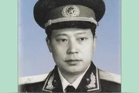 从没有率兵打仗的龙飞虎，为何能成为开国少将？不仅曾护卫毛主席图片