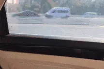 搞笑GIF段子：你快点回来吧！跑的有点太远了图片