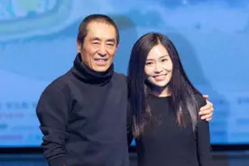 张艺谋的女儿张末：曾梦想父母复婚，与大两岁的继母处得像闺蜜图片