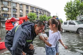 “哥哥，来吃肉包！”图片