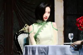 白敬亭给倪妮送花遭全网嘲笑，字太丑被劝多练字，网友：社死现场图片