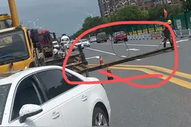 天降横祸！这辆姜堰新车秒变事故车图片