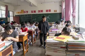 了不起！女校长又送150名山里女生考上本科！浙大姑娘说，爱她也有点怕她图片