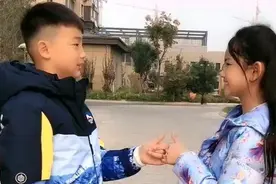 兄妹饮食无异，多年过后身高上却存在明显差异，原因竟出在钙片上图片