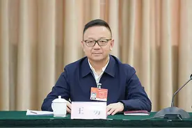 全国人大代表，贵州省国资委党委书记、主任王勇：建议支持央企加快贵州页岩气、煤层气等资源的开发利用图片