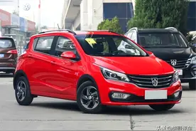 三台iPhone就能买车？非电动，大厂生产，宝骏310图片