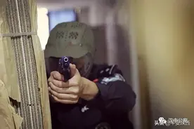 #陕西全警大练兵#汉中特警实战对抗演练，比“农药”震撼多了图片