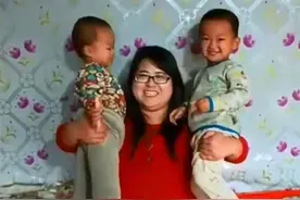 不顾反对，坚持要孩子的“无腿妈妈”，如今怎样了？很幸福图片
