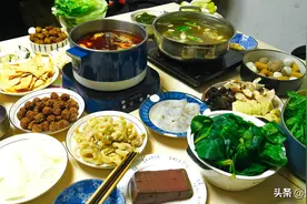 老公孩子想吃火锅，媳妇配18个配菜，一家四口吃撑到扶墙图片