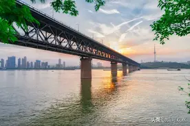 湖北武汉恢复不错，土地出让金超过成都进入全国十强，全年可期图片