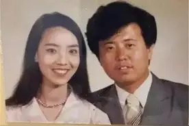 “我妈当年是咋看中我爸的”，父母颜值差距过大，孩子摸不着头脑图片