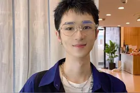 卸妆前后差距有多大？火线妹清纯依旧，腐团儿却失去性感图片