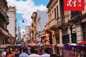 二手交易市场紧盯循环经济！年轻人在二手集市上“拾荒”都市浪漫图片