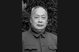 粟裕：战功赫赫，毛泽东评价极高，为何最终只被授予大将军衔？图片