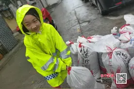 10岁妮子把零花钱购买100件苏打水捐了！还留下一段话……图片